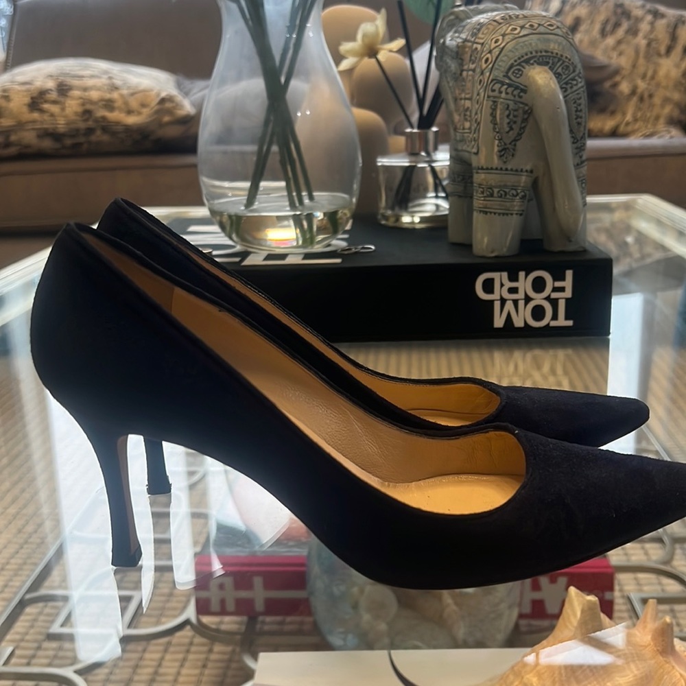Manolo Blahnik Navy Suede Pointed-Toe Pumps - Picture 2 of 5